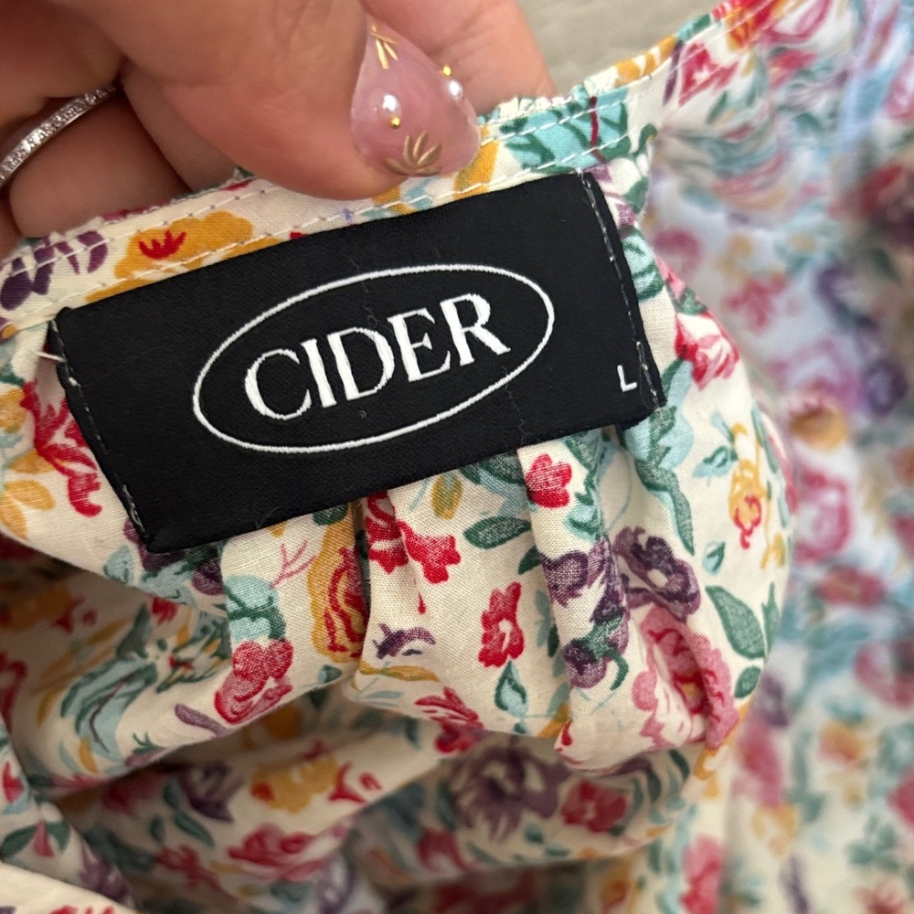 Cider Floral V-Neck Cropped Blouse - White Base with Pink, Green & Purple Print - Picture 5 of 5